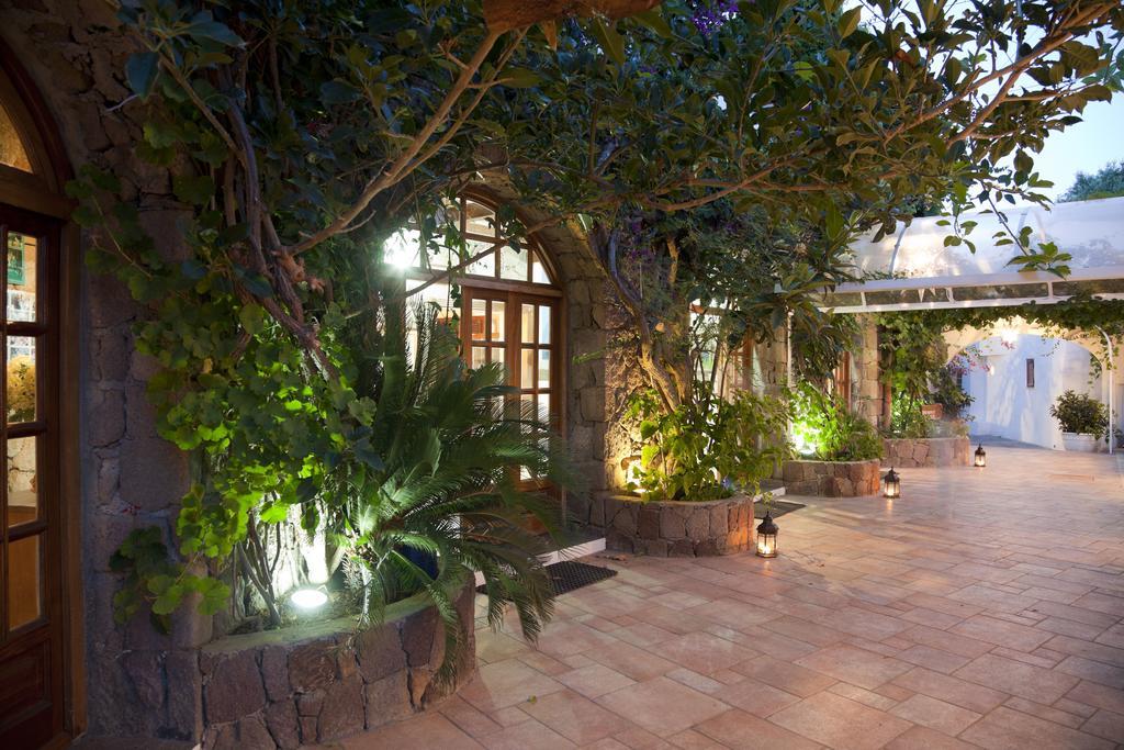 La Piazza Luxury Hotel & Spa بانايا المظهر الخارجي الصورة
