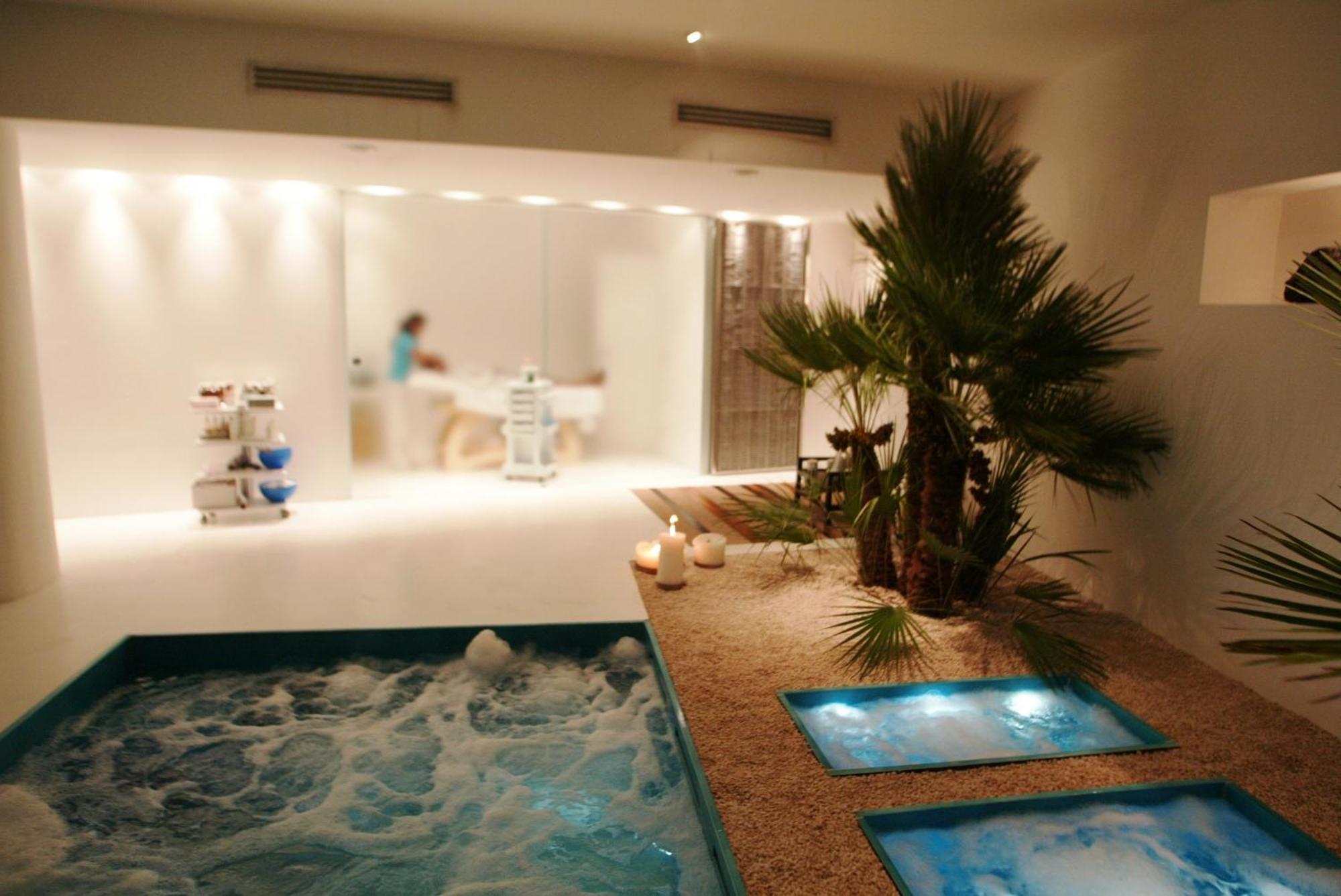 La Piazza Luxury Hotel & Spa بانايا المظهر الخارجي الصورة
